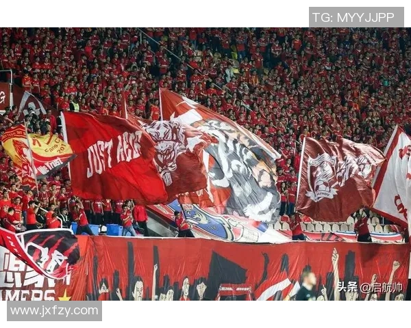 足球文化的传承与发展：全球视野下的球迷、球队与社会影响力分析